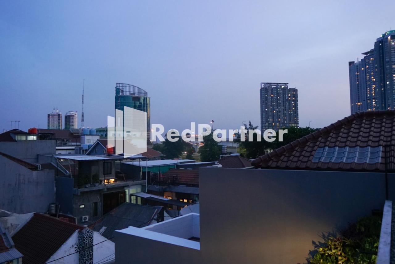 Tomang Gelong Guest House Syariah Mitra Reddoorz Jakarta Buitenkant foto